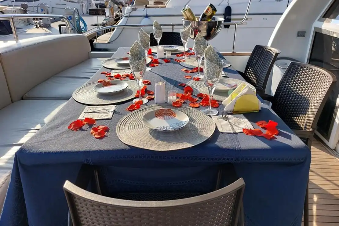 Antalya Yat Kiralama 16m Özel Yapım 13